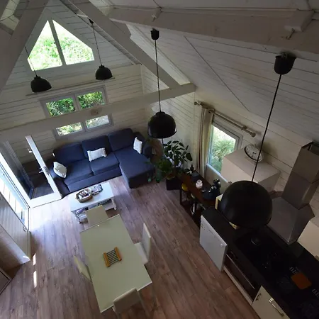 Chalet Avec Piscine Privee Et A *