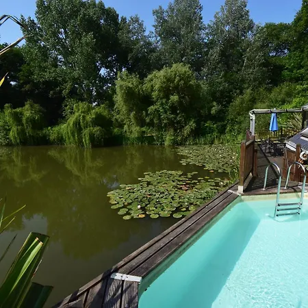 Avec Piscine Privee Et A Sos