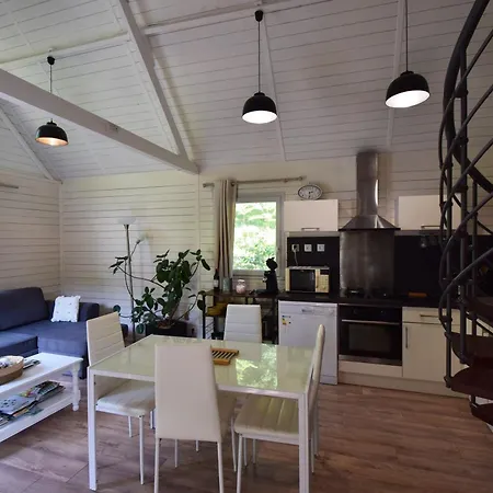 Avec Piscine Privée Et à